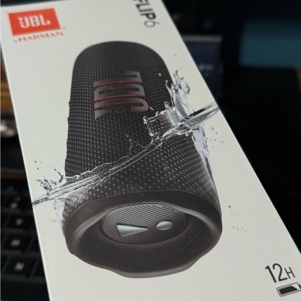 JBL Flip 6 Bluetooth Speaker - Black